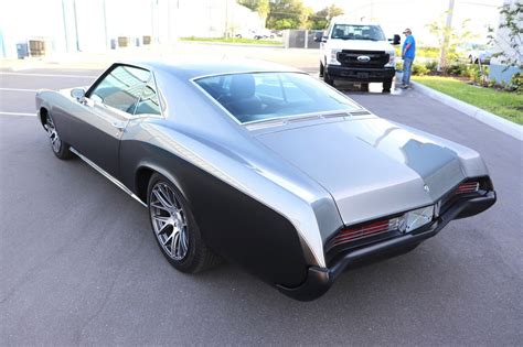 Slick Two Tone 1967 Buick Riviera Restomod Up For Sale Gm Authority