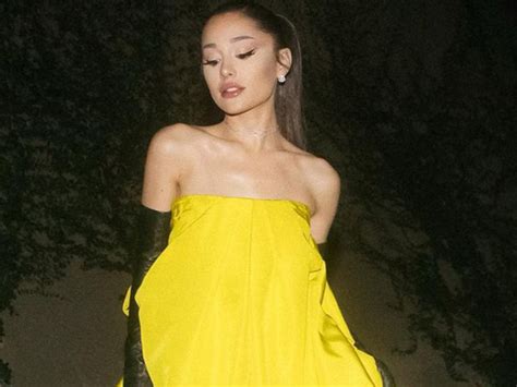 Ariana Grandes Yellow Valentino Gown From The Voice Finale Will