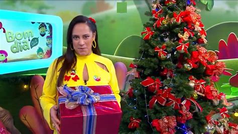 Priscila alcantara, cantores, larissa manoela, bom dia, vestido de formatura, vestidos formais, madrinhas de casamento, estilo, fotos. Silvia Abravanel se ausenta do Bom Dia & Cia e não revela ...