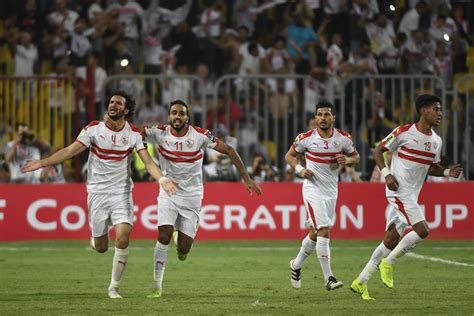 فريق الزمالك كان بيمثل مصر كلها و اللي حصل ده مهزله تحكيميه و الفيديو ده بيوضح معظم الحالات و الرد عليها بحالات مشابه في مباريات أخري من وجهة نظري التي تحمل الخطأ او الصواب واللي خلاني اعمل الفيديو ده اني ماشوفتش حد من الأعلام فكر انو يتكلم عن. قطر تتعهد بحماية بعثة الزمالك في كأس السوبر الأفريقي.. فما ...