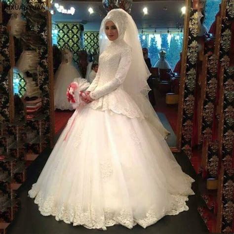 Long Sleeve Muslim Wedding Dress With Hijab Long Sleeves Elegant High Neck Lace Applique Arabic