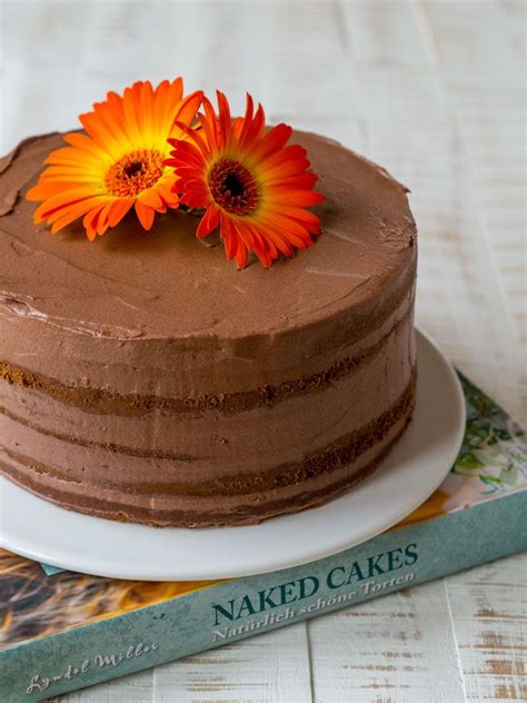 Kommt ein holzstäbchen sauber aus dem kuchen, dann ist er fertig) vor dem servieren den kuchen noch mit einer haube aus ungesüsstem kakaopulver verzieren und fertig zum genießen. Schoko-Orangen-Torte | Rezept | Orangen torte, Nackter ...