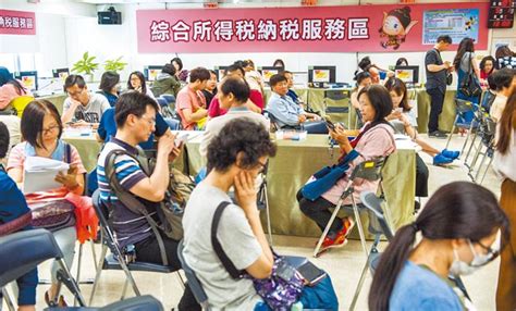 Jun 24, 2021 · 行政院会今通过纾困4.0精进方案，行政院发言人罗秉成表示，纾困4.0精进方案共4面向，包含资格认定放宽型、加码型、新增型，以及减轻负担型. 政院拍板纾困2.0 弱势老幼每月加发1500元!房贷利率调降 所得税延缴1年 - 财经焦点 - 中国时报