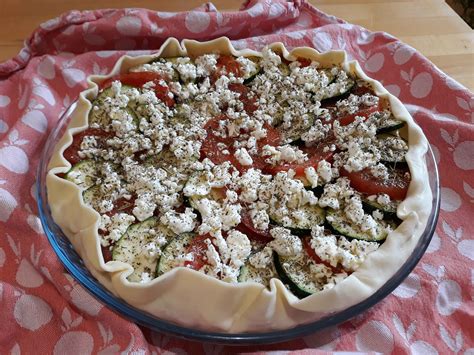 Tarte courgettes tomates feta moutarde