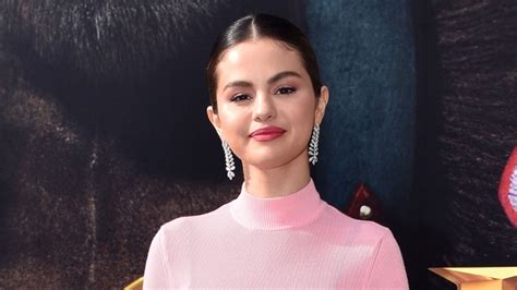 Selena Gomez Tv Return Hulu Show Only Murders In The Building