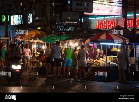 Thailand Phuket Night Fotos Und Bildmaterial In Hoher Aufl Sung Seite Alamy