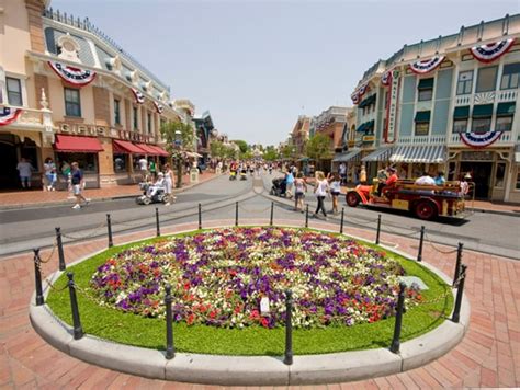B Disney The New Sounds Of Main Street Usa At Disneyland Park
