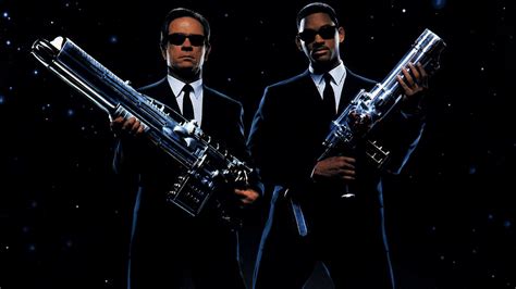 What's happening in this movie clip?agent j (will smith) finds agent k (tommy lee jones), who doesn't remember anything of his life as a men in black agent. Men In Black Collection - Backdrops — The Movie Database ...