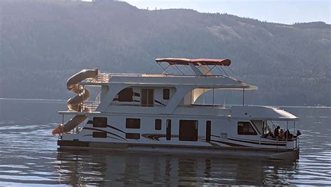 Genesis 66 - Sicamous Houseboats