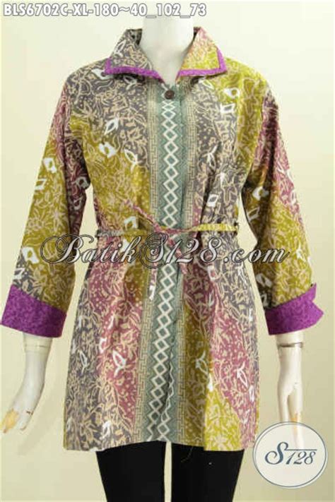 Untuk kemeja kantor ini, desain yang digunakan tergolong simpel, dengan nama atau logo perusahaan di bagian depan atau belakang. Contoh Kemeja Untuk Kantor - 10 Rekomendasi Kemeja Wanita Terbaik Untuk Ke Kantor Terbaru Tahun ...