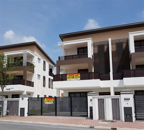 Maybe you would like to learn more about one of these? IPOH PASIR PUTEH SEMI-DETACHED HOUSE FOR SALE 怡保大和园半独立式洋房出售