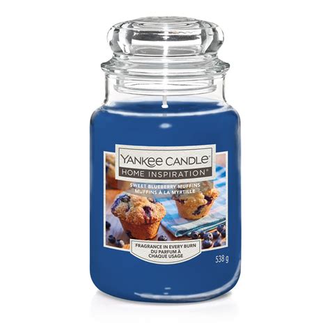 6 oz jar candle and up to 40 hours of amazing smelling clean burning candle time. Yankee Candle Large Jar Sweet Blueberry Muffins | Wilko