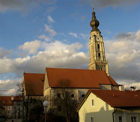 Braunau am inn (german pronunciation) (german for braunau on the inn) is a town in upper austria, on the border with germany. Braunau am Inn - Wikiwand