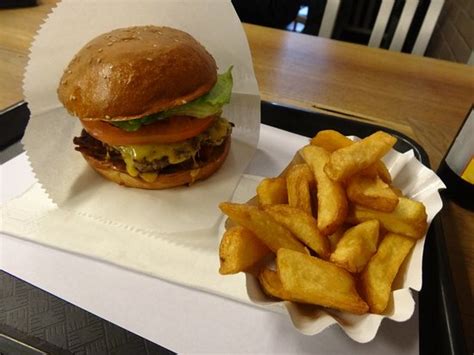 Burger restaurant near fletchers better burger nordwestzentrum. Fletcher's Better Burger, Frankfurt am Main ...