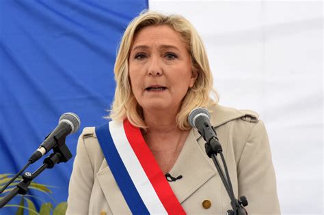 Marine le pen lors de la présentation de ses voeux à la presse, jeudi. Présidentielle 2022 : Marine Le Pen, une dynamique ...