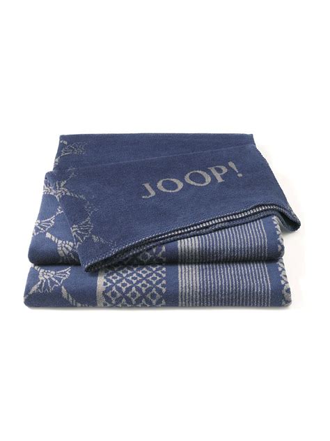 Squares anthrazit 130 x 180 / lumizil > #black #blackandwhite #blackandwhitephotography #einrichten #wohnen #dekoration #decke #wohndecke. Joop Decke Cornflower