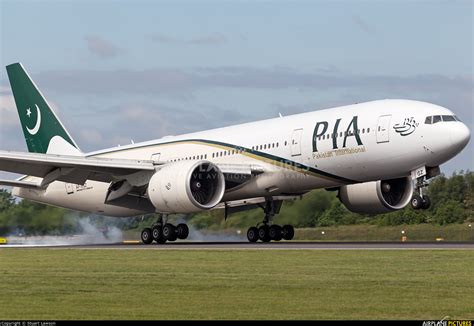 Ap Bgz Pia Pakistan International Airlines Boeing 777 200lr At