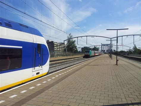 Station zwijndrecht is het treinstation van zwijndrecht. Train at railway station Zwijndrecht (Netherlands) - Photo ...