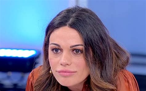 La vera notorietà per gemma arriva solo con il suo approdo a uomini e donne: Armando Incarnato chiude con Brunilde Uomini e Donne:"Non ...