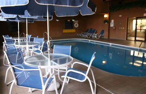 The swimming pool at hampton pool may be outdoors, but it's in use all year round as it's constantly heated to 28 degrees. Hampton Inn & Suites Chillicothe (Chillicothe, OH ...