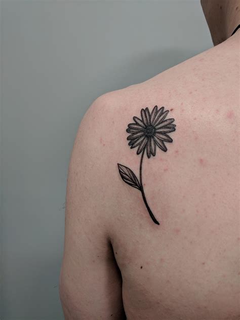 50 Pretty Daisy Tattoos For The Anthophiles Tats N Rings