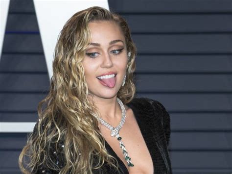 Miley Cyrus Bares Her Breasts For Rolling Stone Promifacts Uk