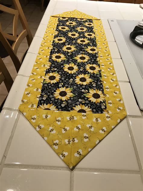 Easy 10 Minute Table Runner 10 Minute Table Runner Project Table