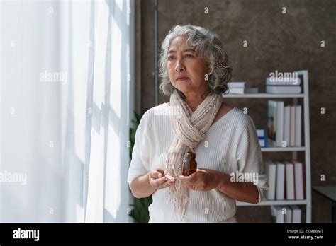 Old Lonely Woman Mature Retired Hi Res Stock Photography And Images Alamy