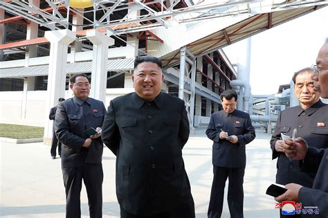 Armed with an accordion, guitar and a set of drums, the uniformed women sing and dance for the despot as he sits behind a desk. What Happens Next in North Korea Now That Kim Jong-un's ...