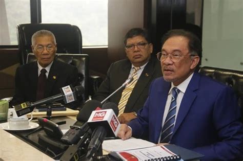 Engkau takkan rugi mulia dibalas syurga dosa kan sengsara ini hukum karma. WARTAWAN RASMI LAMAN REFORMASI: KALAU ANWAR GILA KUASA ...