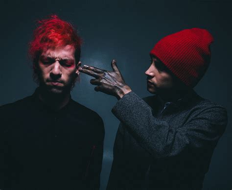 Go to cart (0) items £0.00. TWENTY ONE PILOTS: Curiosidades