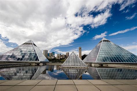 1400 Glass Pyramid Building Stock Photos Pictures And Royalty Free