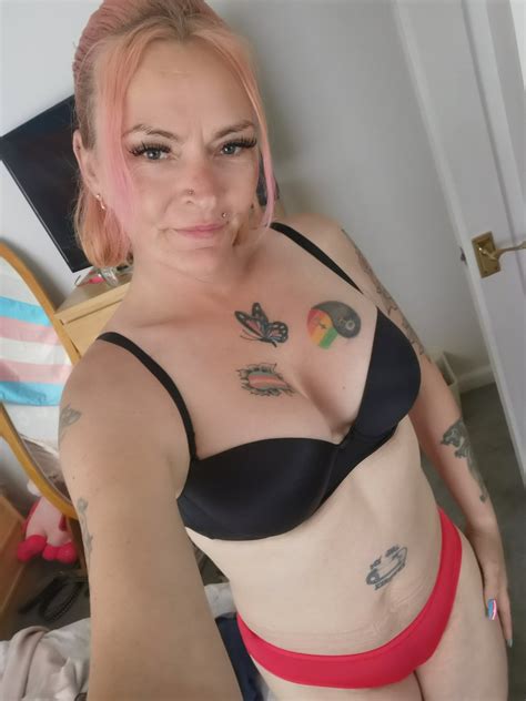 Justkaren On Twitter Who Is Bored And Wants To Come Join Me Https Onlyfans Com U