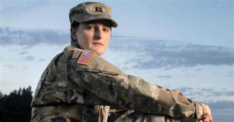 Transgender People Can Still Serve For Now Us Military Says Cbs News