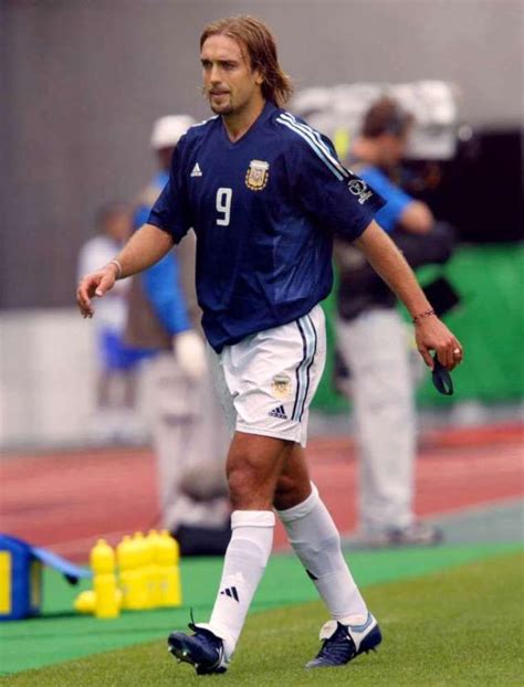Gabriel omar batistuta è ora, è stato e sarà sempre ricordato come uno dei più forti e l'attaccante di maggior talento al mondo. Gabriel Batistuta, Argentina. | Gabriel batistuta ...