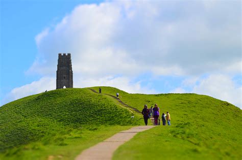 Последние твиты от glastonbury tor (@torglastonbury). Glastonbury Tor - Monument in England - Thousand Wonders