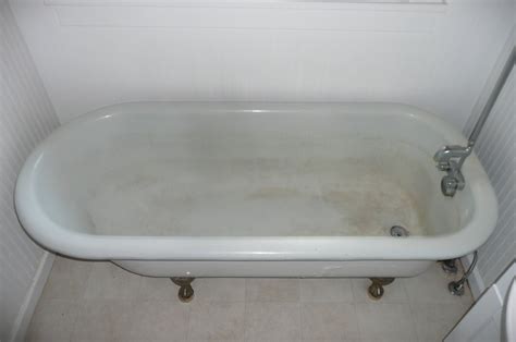 Installing a liner is a different process. Clawfoot Bathtub Refinishing - BATHTUB REFINISHING ...