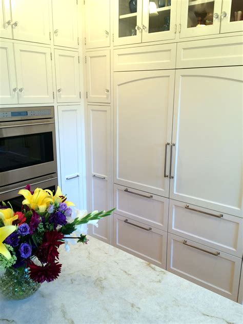 Two door styles are dominant in contemporary kitchen design: Pin by Eischen Cabinets on Minneapolis kitchen cabinet ...