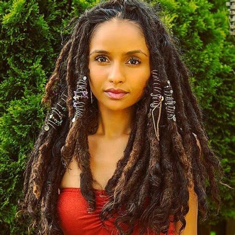 To understand how a head full hair develops in to a head full dreads, you first need to understand what a single lock looks. Instagram photo by IIRiverNileSmile ॐ • Jul 5, 2016 at 1 ...