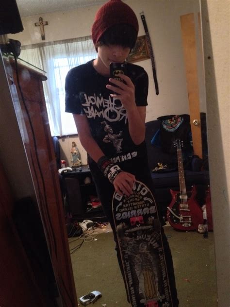 Le Skateboard 3 I Get Comments Im Cute Is It True Hot Emo Boys