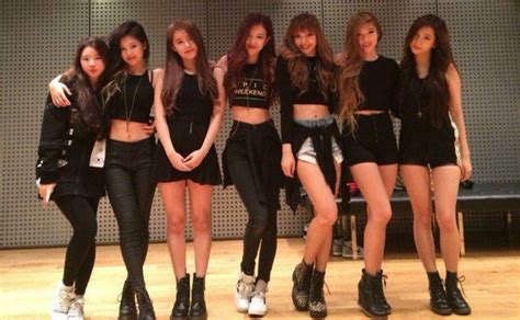 BLACKPINK LATINO D on Twitter Foto nunca antes vista de Hanna Jennie Miyeon Rosé Lisa