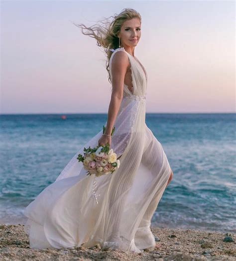 Vestido Para Casamento Na Praia Saiba Como Escolher O Look Perfeito Camila Rocha Noticias