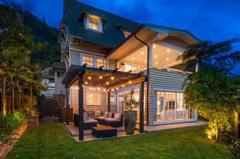 The Latest Outdoor Lighting Trends | Hawaii Home