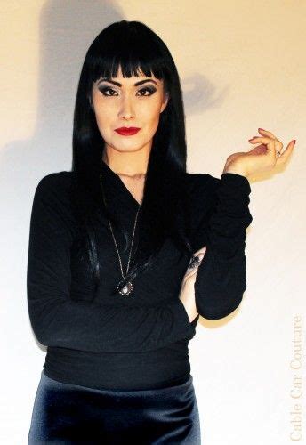*snap snap* have a question? Morticia Addams DIY Halloween Costumes // Easy Halloween costume ideas that yo… | Easy halloween ...