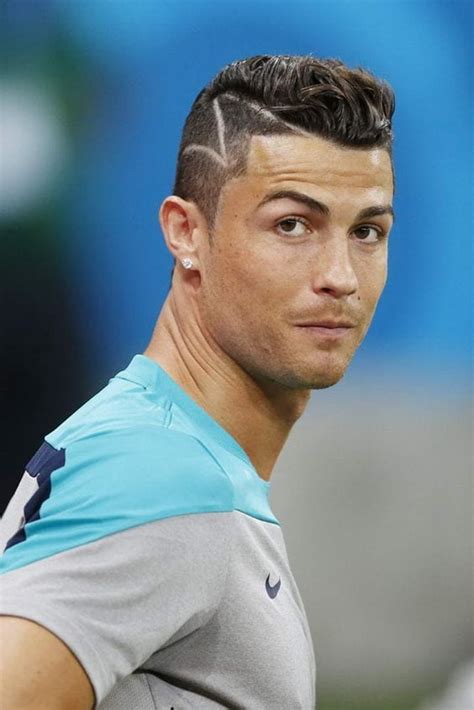 We would like to show you a description here but the site won't allow us. Cristiano Ronaldo: Face Structure And Hairstyle Game!