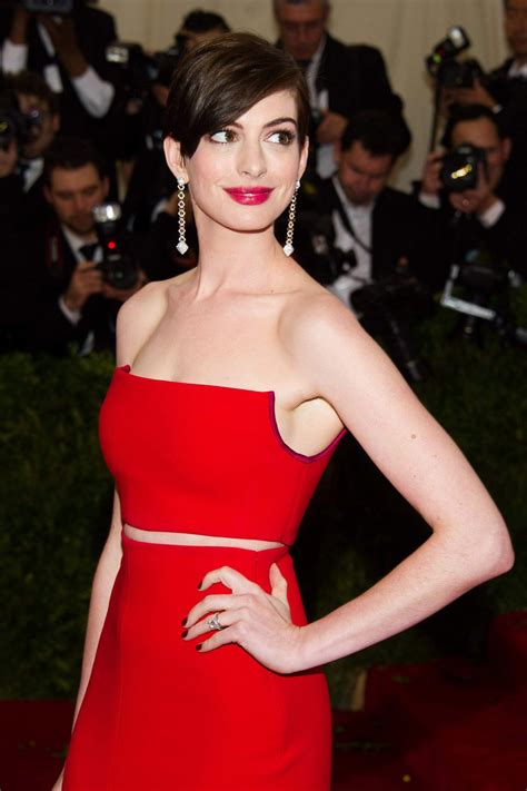 Anne Hathaway Wearing Calvin Klein Collections 2014 Met Costume