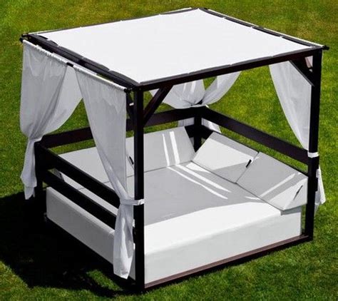 Daybed canopy daybed mattress upholstered daybed outdoor daybed outdoor lounge outdoor decor outdoor spaces indoor outdoor outdoor cabana. Cama balinesa | Outdoor beds, Outdoor daybed, Outdoor bed