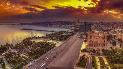 Bakú Tradición Y Modernidad En Azerbaiyán