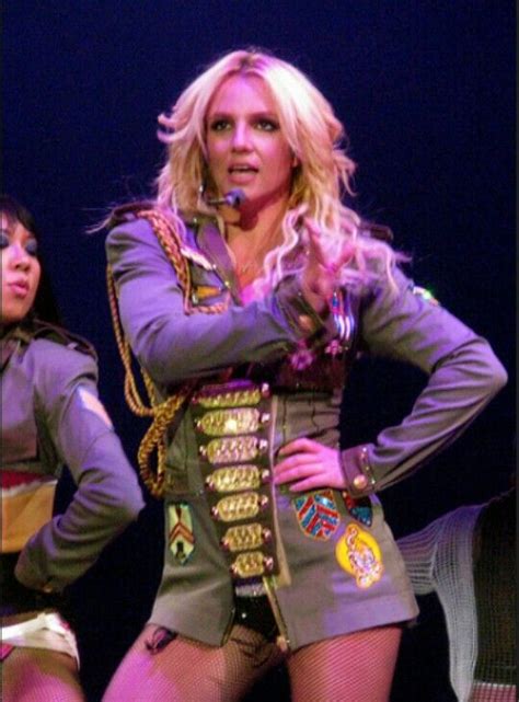 queen britney spears britney spears live stage outfits