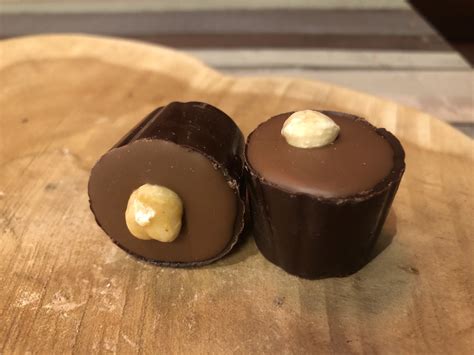 Hazelnoot Chocolade Mousse Cupje De Bonbonnerie Chocolaterie